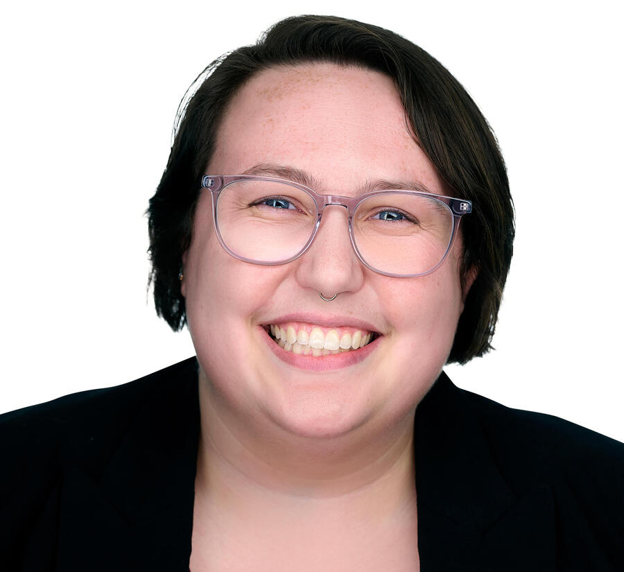 Hallie K. Stone queer therapist providing EMDR therapy in Massachusetts